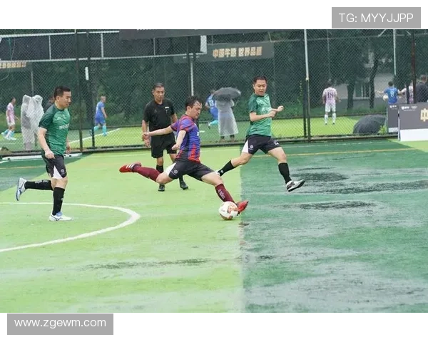 足球明星朋友圈背后的精彩瞬间与真实生活点滴揭秘